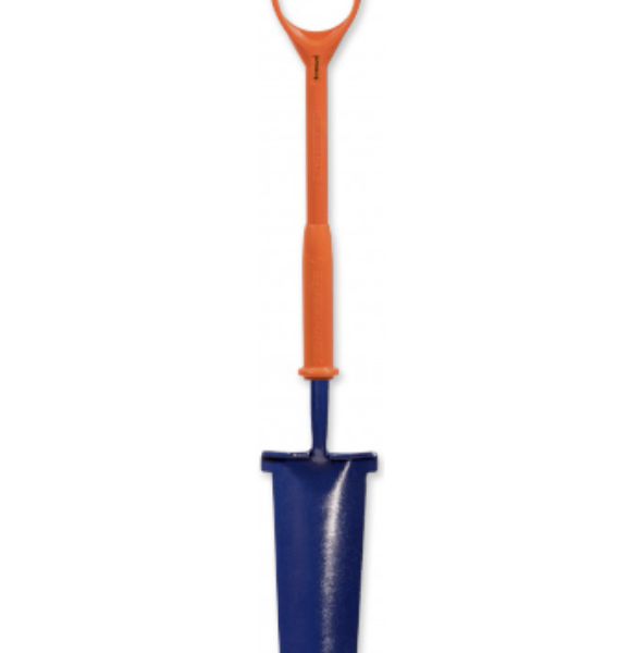 Shocksafe Insulated Newcastle Drainer, often referred to as a grafter in various trades, stands out as a premier solution for digging deep and narrow trenches, channels, and post holes. Engineered with precision and tested to withstand up to 10,000 volts, this drainer is not only robust but also ensures user safety in demanding environments.